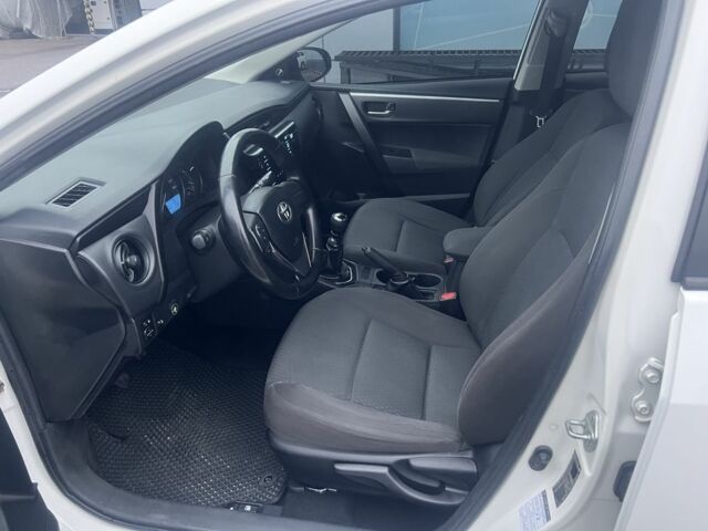 Белый Тойота Королла, объемом двигателя 1.6 л и пробегом 194 тыс. км за 9900 $, фото 5 на Automoto.ua