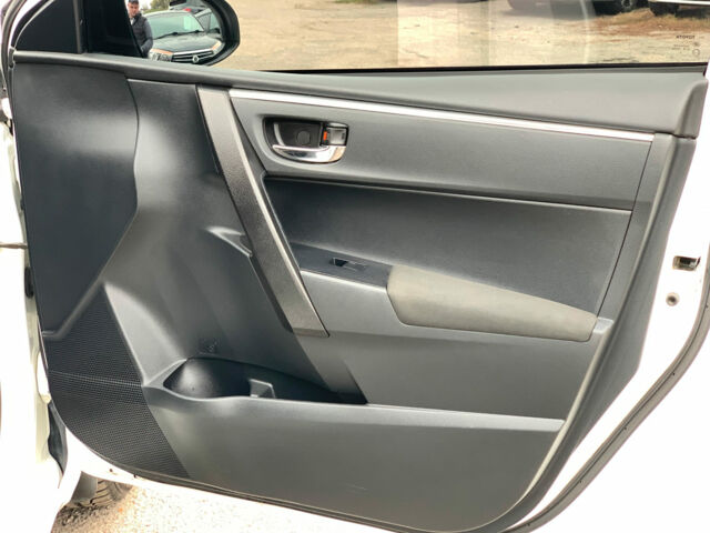 Белый Тойота Королла, объемом двигателя 1.3 л и пробегом 150 тыс. км за 12390 $, фото 30 на Automoto.ua