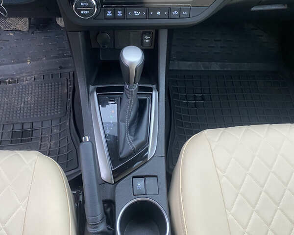 Белый Тойота Королла, объемом двигателя 1.8 л и пробегом 47 тыс. км за 10999 $, фото 28 на Automoto.ua