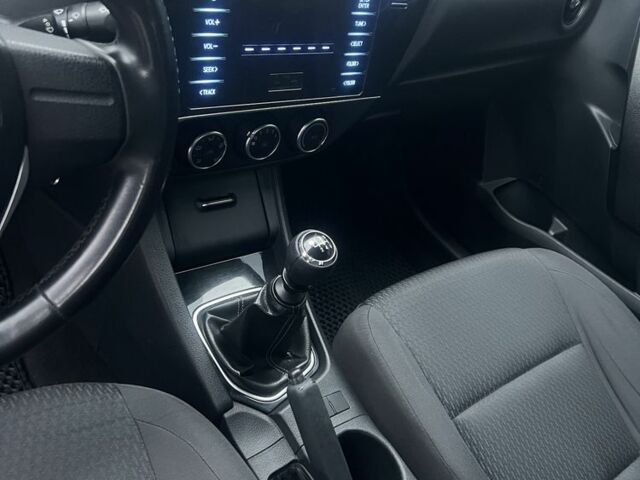 Белый Тойота Королла, объемом двигателя 1.6 л и пробегом 194 тыс. км за 9900 $, фото 6 на Automoto.ua