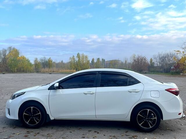 Белый Тойота Королла, объемом двигателя 1.6 л и пробегом 167 тыс. км за 9999 $, фото 1 на Automoto.ua