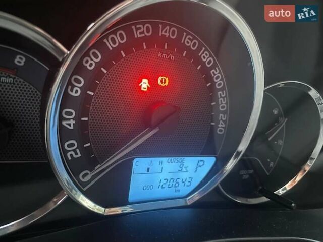 Белый Тойота Королла, объемом двигателя 1.6 л и пробегом 120 тыс. км за 14500 $, фото 3 на Automoto.ua