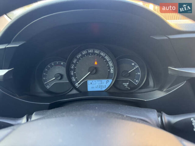 Белый Тойота Королла, объемом двигателя 1.6 л и пробегом 125 тыс. км за 12600 $, фото 25 на Automoto.ua