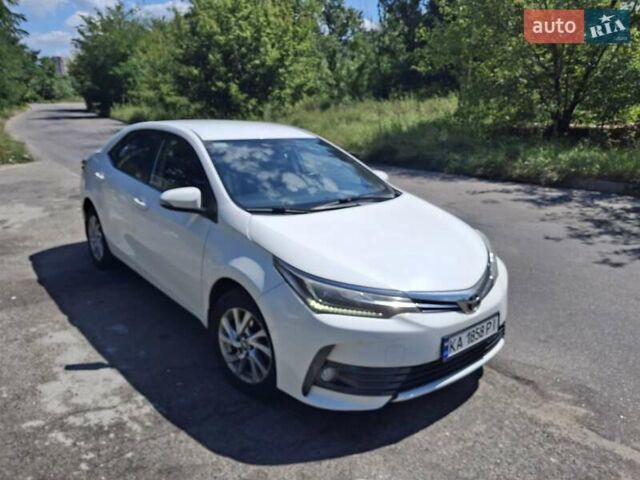 Белый Тойота Королла, объемом двигателя 1.6 л и пробегом 100 тыс. км за 15800 $, фото 2 на Automoto.ua