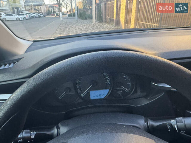 Белый Тойота Королла, объемом двигателя 1.6 л и пробегом 125 тыс. км за 12600 $, фото 24 на Automoto.ua