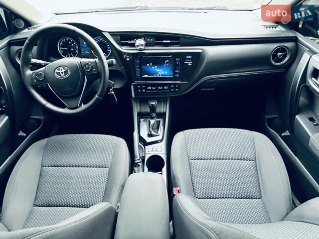 Білий Тойота Королла, об'ємом двигуна 1.6 л та пробігом 72 тис. км за 13700 $, фото 9 на Automoto.ua