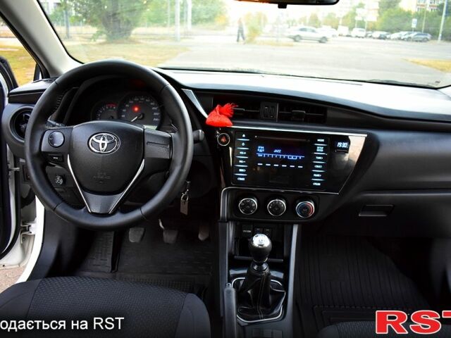 Тойота Королла 2017 у Києві на Automoto.ua Білий Тойота Королла, об'ємом двигуна 1.6 л та пробігом 187 тис. км за 9900 $, фото 5 на Automoto.ua