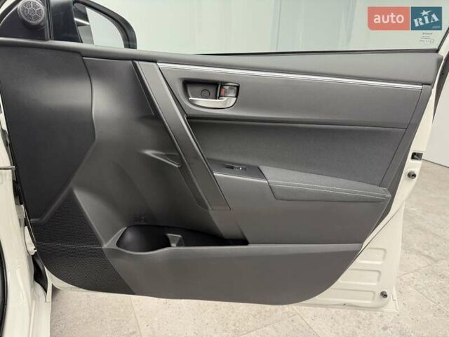 Белый Тойота Королла, объемом двигателя 1.6 л и пробегом 45 тыс. км за 15700 $, фото 31 на Automoto.ua