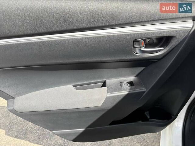 Белый Тойота Королла, объемом двигателя 1.6 л и пробегом 155 тыс. км за 13500 $, фото 19 на Automoto.ua