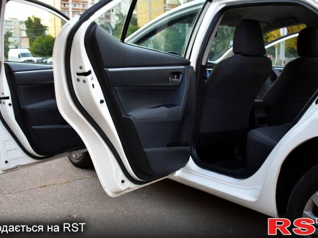 Тойота Королла 2017 у Києві на Automoto.ua Білий Тойота Королла, об'ємом двигуна 1.6 л та пробігом 187 тис. км за 9900 $, фото 8 на Automoto.ua