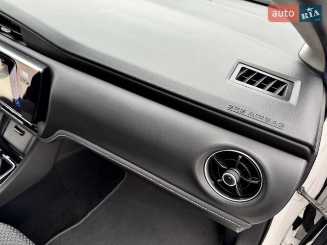 Білий Тойота Королла, об'ємом двигуна 1.6 л та пробігом 45 тис. км за 18000 $, фото 36 на Automoto.ua
