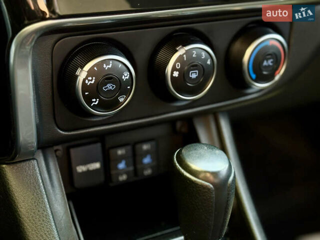 Белый Тойота Королла, объемом двигателя 1.6 л и пробегом 155 тыс. км за 12900 $, фото 11 на Automoto.ua