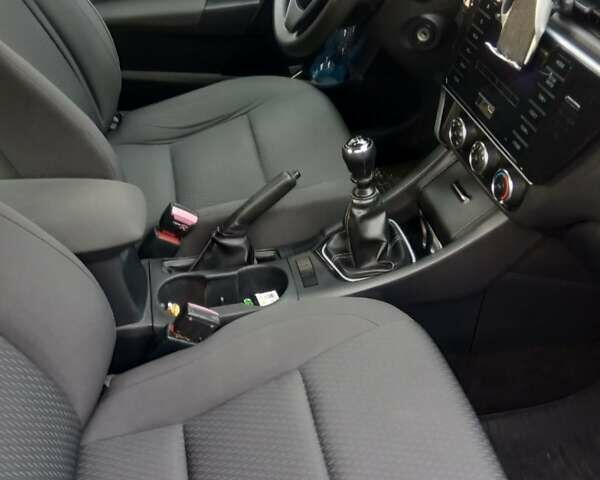 Белый Тойота Королла, объемом двигателя 1.6 л и пробегом 172 тыс. км за 12200 $, фото 12 на Automoto.ua