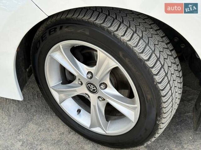 Белый Тойота Королла, объемом двигателя 1.6 л и пробегом 155 тыс. км за 13500 $, фото 1 на Automoto.ua