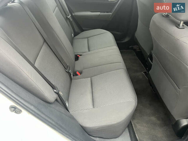 Белый Тойота Королла, объемом двигателя 1.6 л и пробегом 224 тыс. км за 11500 $, фото 7 на Automoto.ua