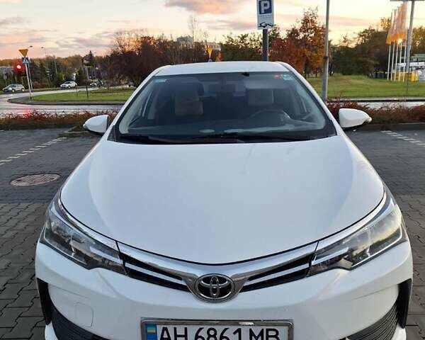 Белый Тойота Королла, объемом двигателя 1.6 л и пробегом 147 тыс. км за 12700 $, фото 3 на Automoto.ua