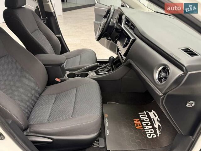 Белый Тойота Королла, объемом двигателя 1.6 л и пробегом 45 тыс. км за 15700 $, фото 34 на Automoto.ua