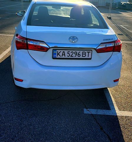 Тойота Королла 2017 в Киеве на Automoto.ua Белый Тойота Королла, объемом двигателя 1.6 л и пробегом 220 тыс. км за 11900 $, фото 1 на Automoto.ua