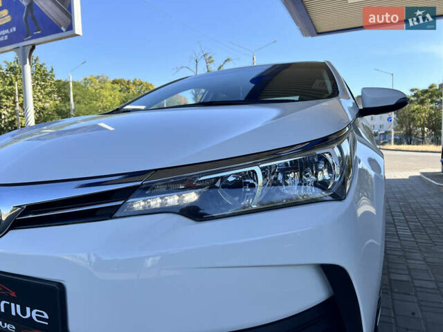 Белый Тойота Королла, объемом двигателя 1.6 л и пробегом 176 тыс. км за 13999 $, фото 5 на Automoto.ua