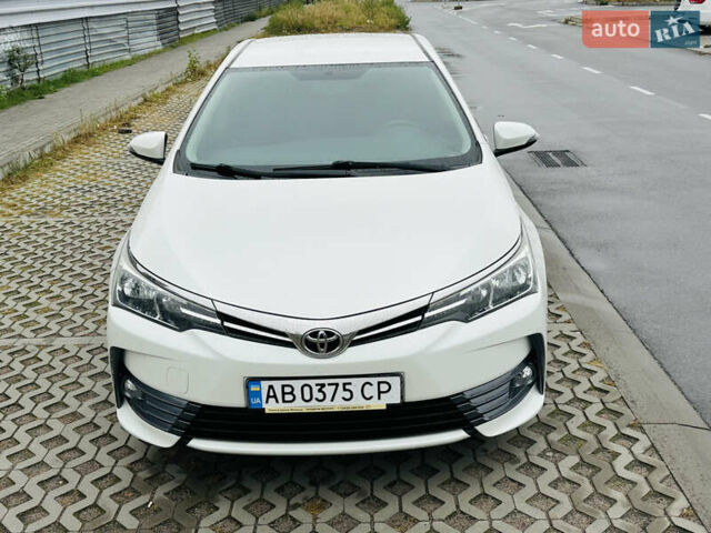Білий Тойота Королла, об'ємом двигуна 1.6 л та пробігом 72 тис. км за 13700 $, фото 2 на Automoto.ua