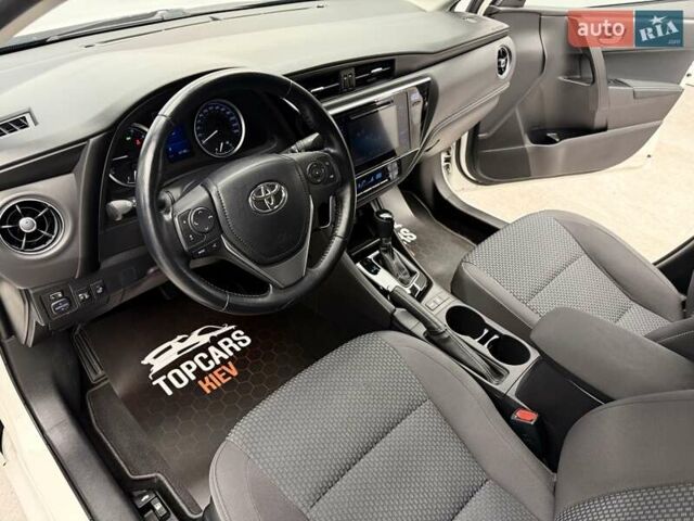 Белый Тойота Королла, объемом двигателя 1.6 л и пробегом 45 тыс. км за 15700 $, фото 19 на Automoto.ua