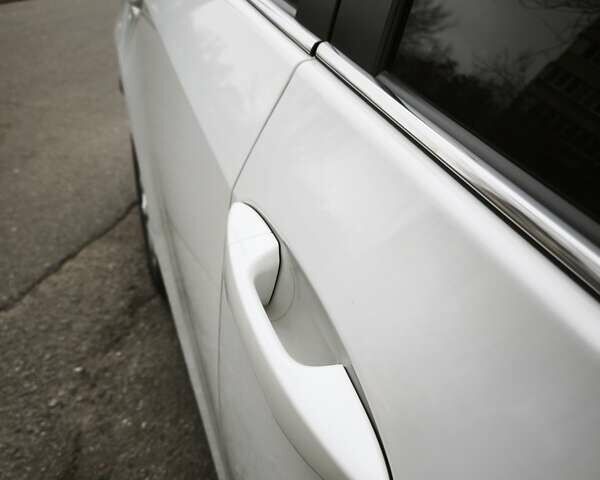 Белый Тойота Королла, объемом двигателя 1.6 л и пробегом 30 тыс. км за 17100 $, фото 2 на Automoto.ua