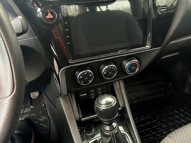 Білий Тойота Королла, об'ємом двигуна 1.6 л та пробігом 205 тис. км за 13700 $, фото 10 на Automoto.ua