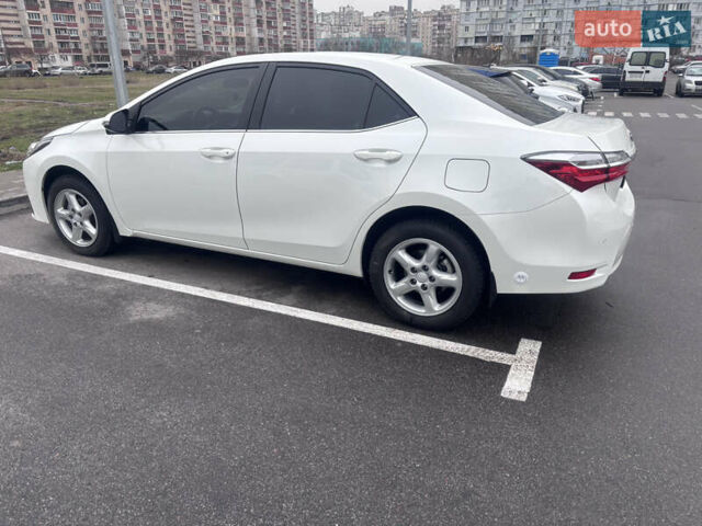 Білий Тойота Королла, об'ємом двигуна 1.6 л та пробігом 128 тис. км за 15200 $, фото 1 на Automoto.ua