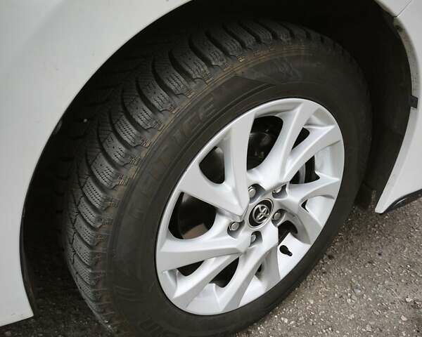 Белый Тойота Королла, объемом двигателя 1.6 л и пробегом 30 тыс. км за 17100 $, фото 1 на Automoto.ua