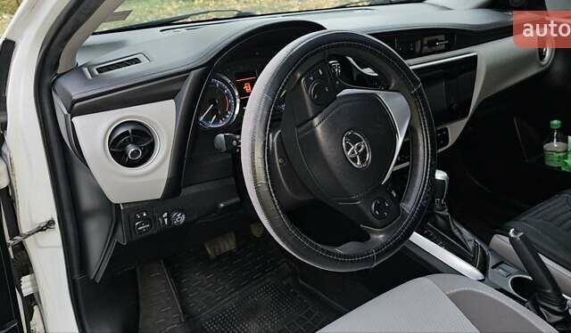 Белый Тойота Королла, объемом двигателя 1.8 л и пробегом 112 тыс. км за 12000 $, фото 10 на Automoto.ua