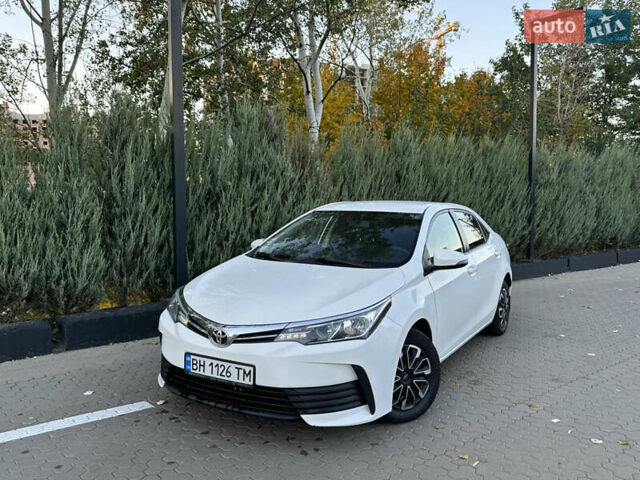 Белый Тойота Королла, объемом двигателя 1.6 л и пробегом 323 тыс. км за 10499 $, фото 2 на Automoto.ua