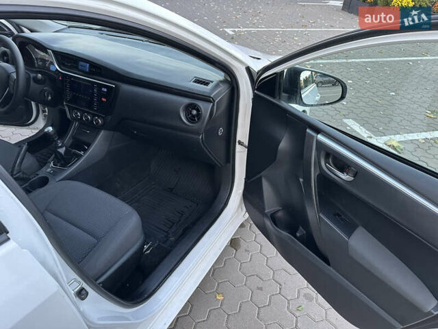 Белый Тойота Королла, объемом двигателя 1.6 л и пробегом 323 тыс. км за 10499 $, фото 26 на Automoto.ua