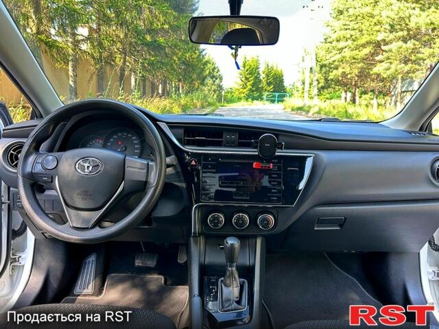Белый Тойота Королла, объемом двигателя 1.6 л и пробегом 0 тыс. км за 15900 $, фото 6 на Automoto.ua