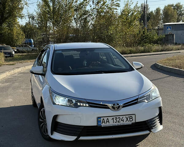 Белый Тойота Королла, объемом двигателя 1.6 л и пробегом 317 тыс. км за 11500 $, фото 4 на Automoto.ua