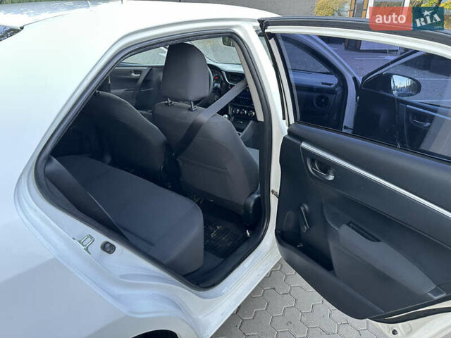 Белый Тойота Королла, объемом двигателя 1.6 л и пробегом 323 тыс. км за 10499 $, фото 27 на Automoto.ua