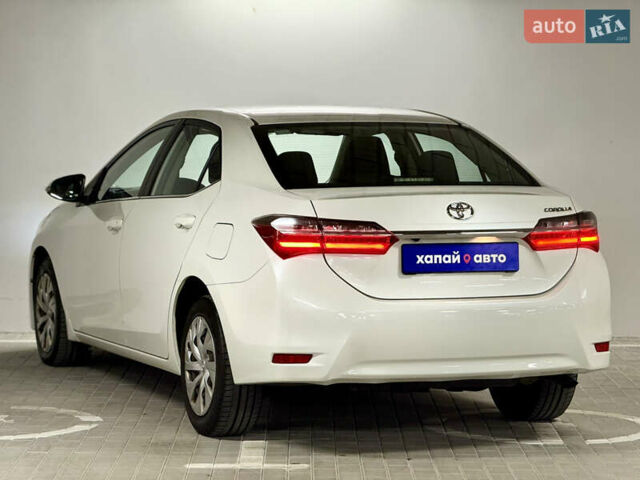 Тойота Королла 2018 в Киеве на Automoto.ua Белый Тойота Королла, объемом двигателя 1.6 л и пробегом 166 тыс. км за 12400 $, фото 6 на Automoto.ua