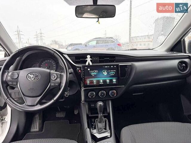 Белый Тойота Королла, объемом двигателя 1.6 л и пробегом 168 тыс. км за 13950 $, фото 17 на Automoto.ua