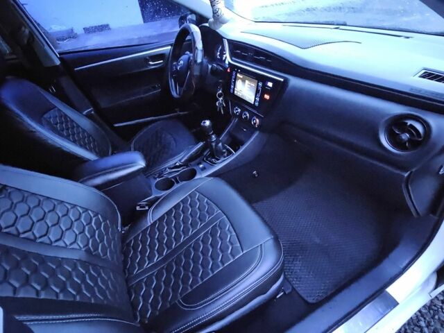 Белый Тойота Королла, объемом двигателя 1.3 л и пробегом 125 тыс. км за 11500 $, фото 2 на Automoto.ua