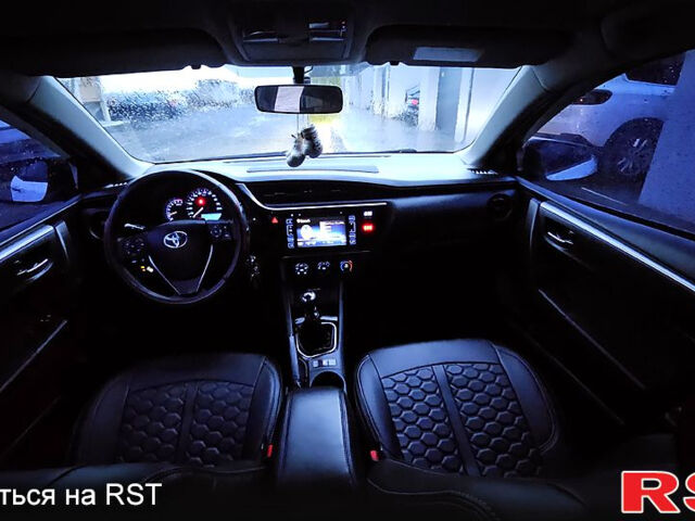 Белый Тойота Королла, объемом двигателя 1.3 л и пробегом 115 тыс. км за 12000 $, фото 4 на Automoto.ua