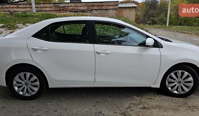 Белый Тойота Королла, объемом двигателя 1.8 л и пробегом 112 тыс. км за 12000 $, фото 9 на Automoto.ua