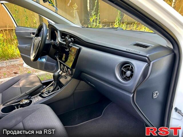 Белый Тойота Королла, объемом двигателя 1.6 л и пробегом 0 тыс. км за 15900 $, фото 7 на Automoto.ua