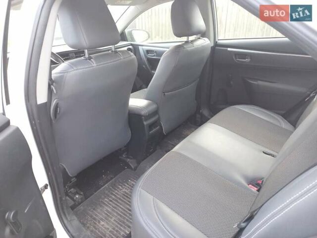 Білий Тойота Королла, об'ємом двигуна 1.33 л та пробігом 41 тис. км за 12500 $, фото 7 на Automoto.ua
