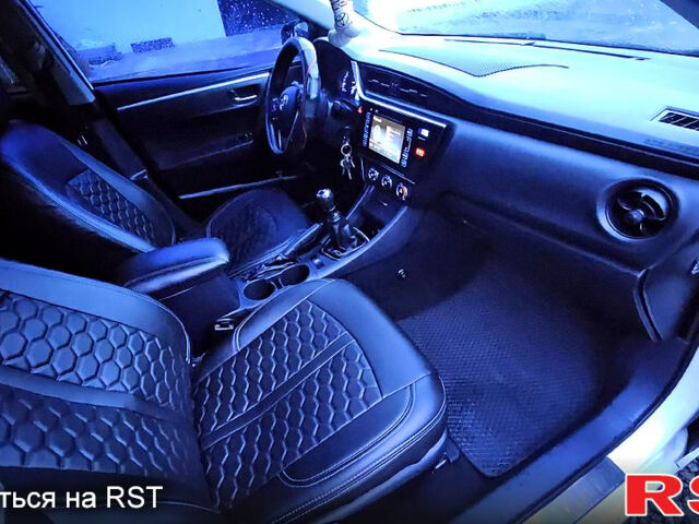 Белый Тойота Королла, объемом двигателя 1.3 л и пробегом 115 тыс. км за 12000 $, фото 5 на Automoto.ua