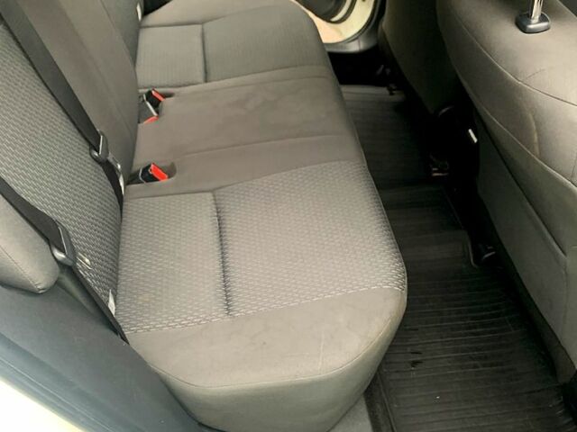 Белый Тойота Королла, объемом двигателя 1.6 л и пробегом 161 тыс. км за 9600 $, фото 8 на Automoto.ua