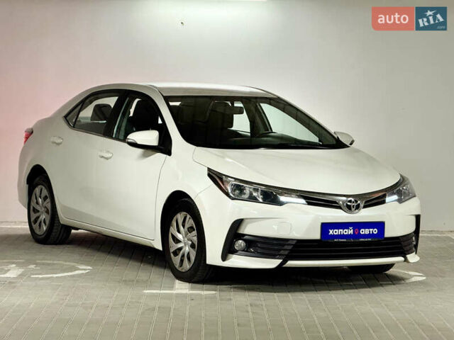 Тойота Королла 2018 в Киеве на Automoto.ua Белый Тойота Королла, объемом двигателя 1.6 л и пробегом 166 тыс. км за 12400 $, фото 2 на Automoto.ua