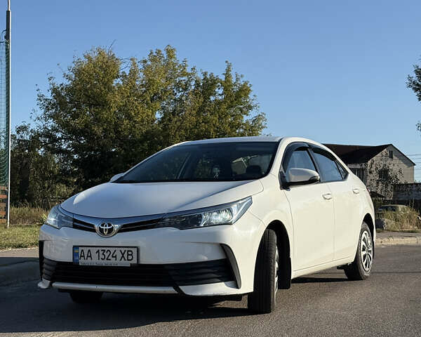 Белый Тойота Королла, объемом двигателя 1.6 л и пробегом 317 тыс. км за 11500 $, фото 3 на Automoto.ua