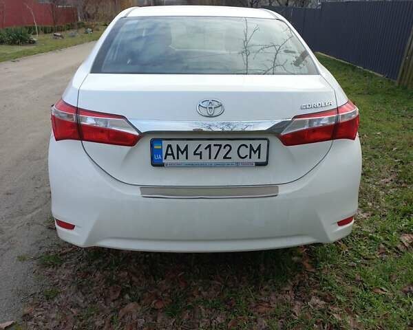 Білий Тойота Королла, об'ємом двигуна 1.33 л та пробігом 41 тис. км за 12500 $, фото 1 на Automoto.ua