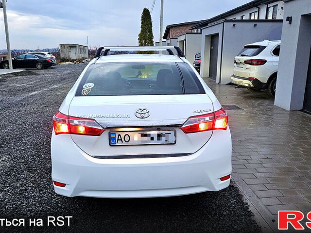 Белый Тойота Королла, объемом двигателя 1.3 л и пробегом 115 тыс. км за 12000 $, фото 3 на Automoto.ua