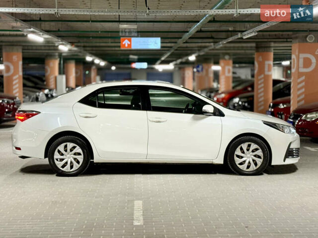 Тойота Королла 2018 в Киеве на Automoto.ua Белый Тойота Королла, объемом двигателя 1.6 л и пробегом 166 тыс. км за 12400 $, фото 3 на Automoto.ua