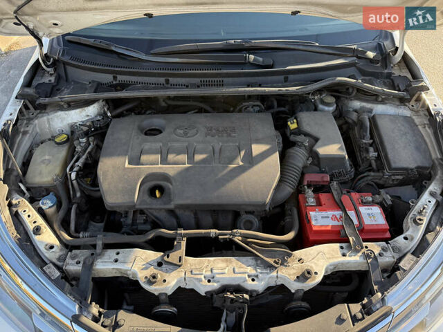 Белый Тойота Королла, объемом двигателя 1.6 л и пробегом 317 тыс. км за 11500 $, фото 17 на Automoto.ua